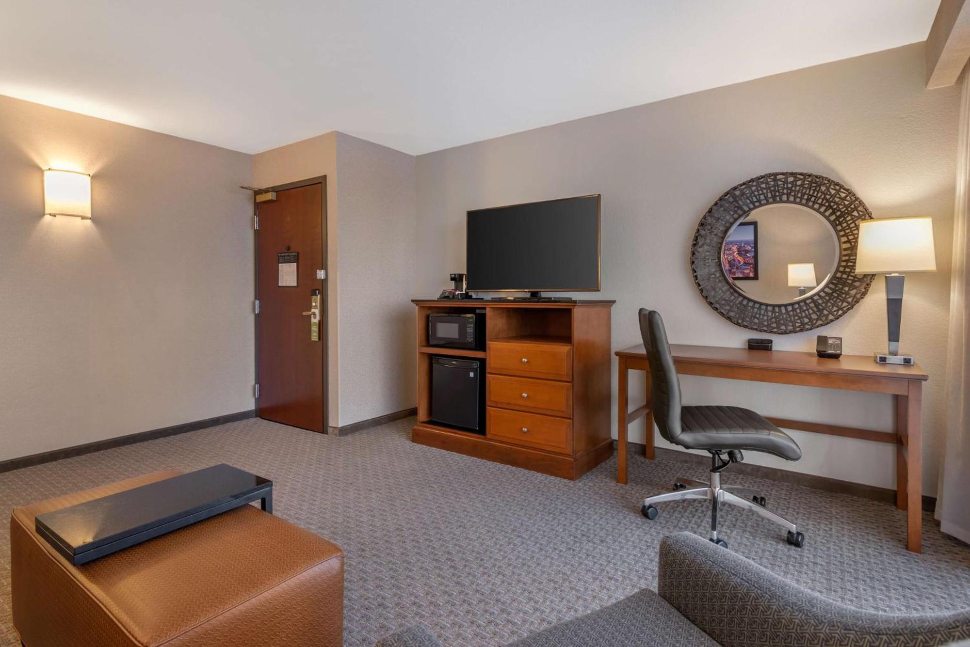 Drury Inn & Suites Atlanta Airport College Park Bagian luar foto